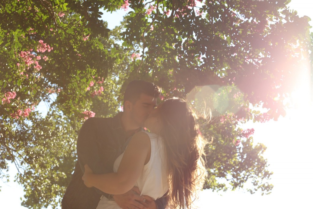 kissing