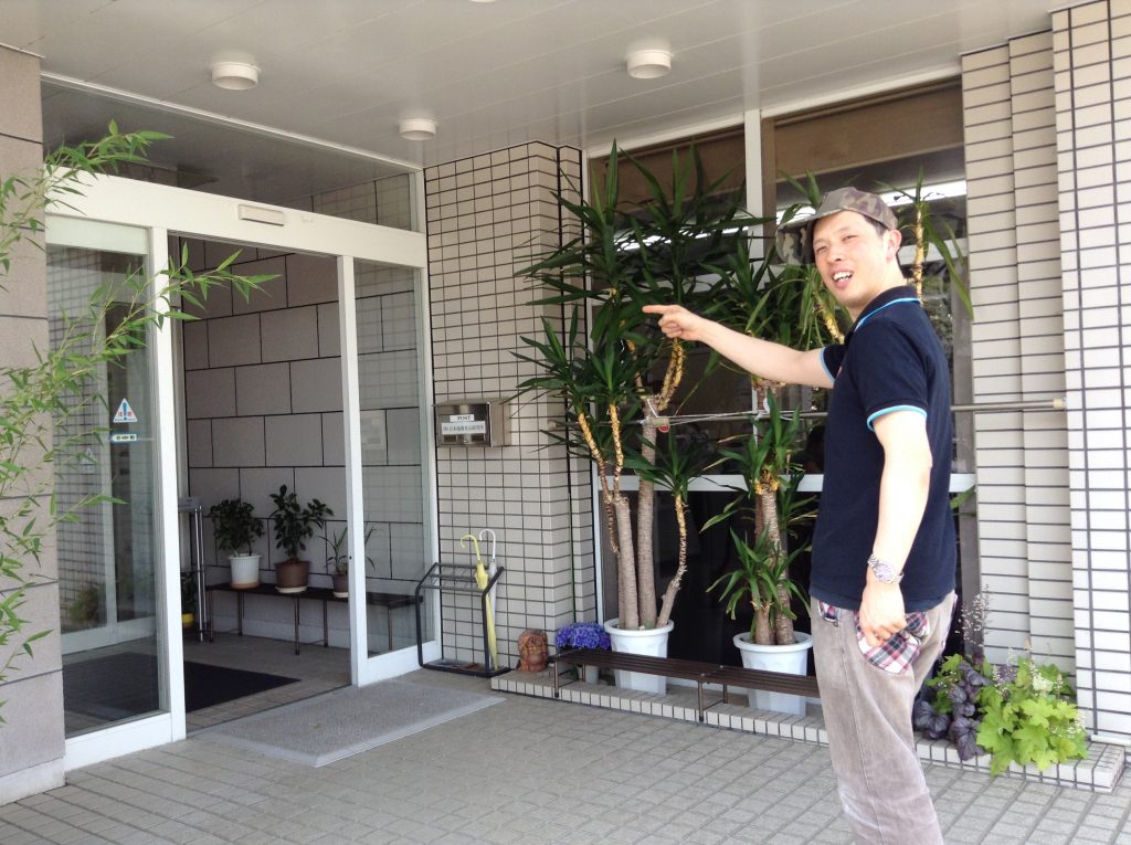 会社前