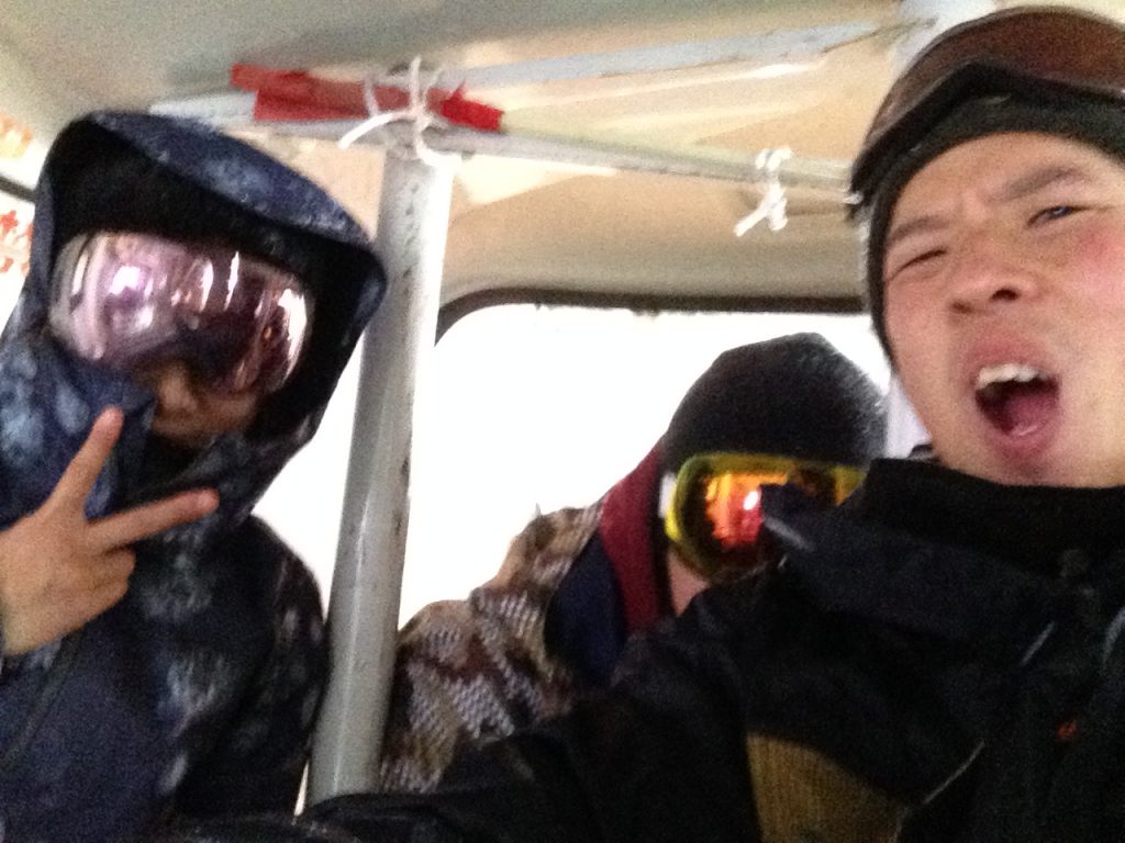 3人