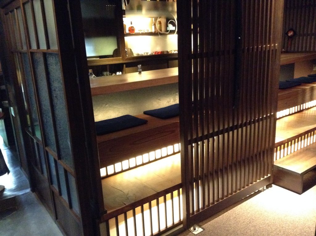 カウンター席